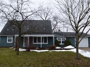 708 Fremont Rd, Valparaiso, IN 46385