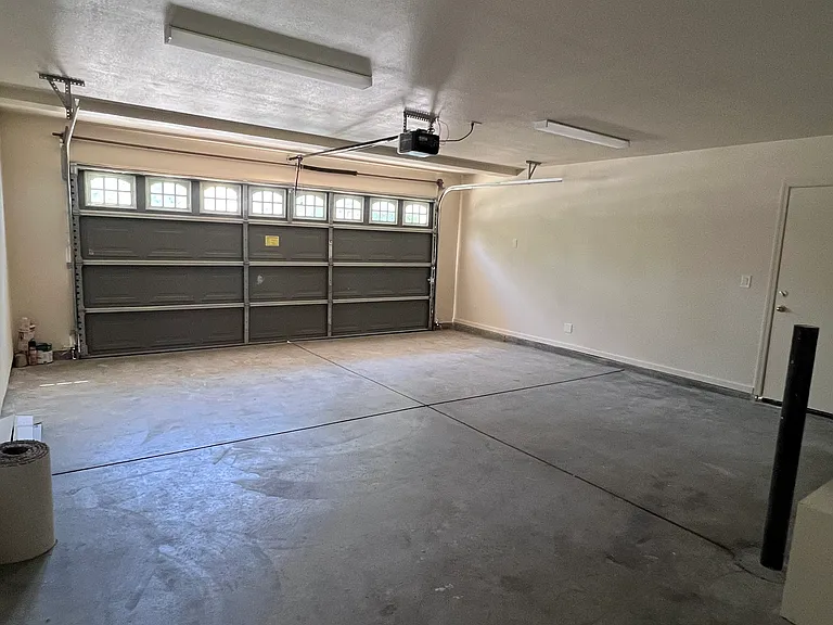 1694 Shay Way — Photo 3