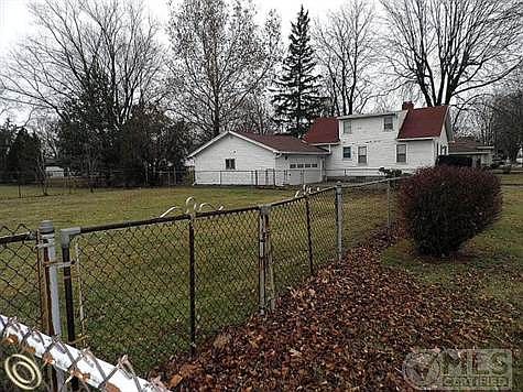 adjacent lot.JPG