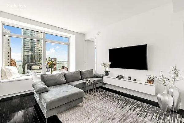 Rented by Sotheby's International Realty | media 3