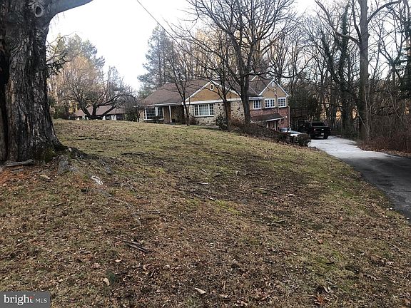 3rd image of 351 Hidden River Rd