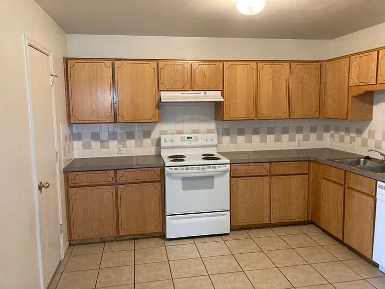 1617 Yuma Trl — Photo 15