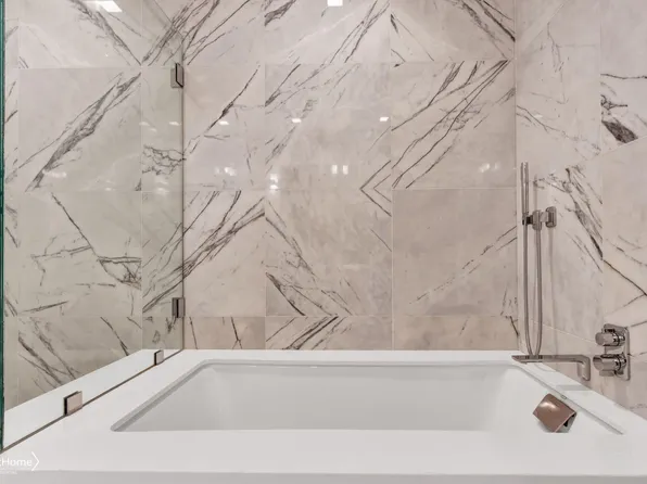 200 East 21st Street image 27 of 48