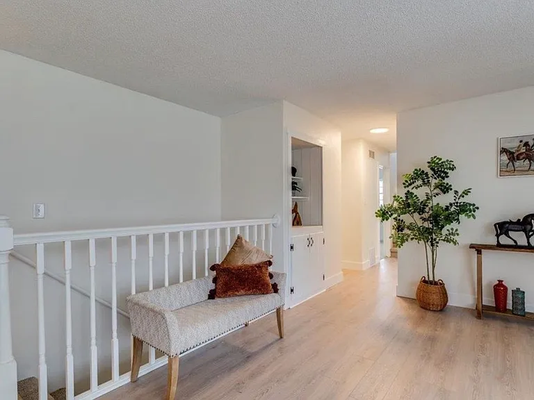 565 S Circle Dr — Photo 10