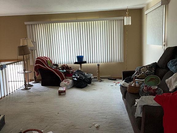 4th image of 419 2nd St NE