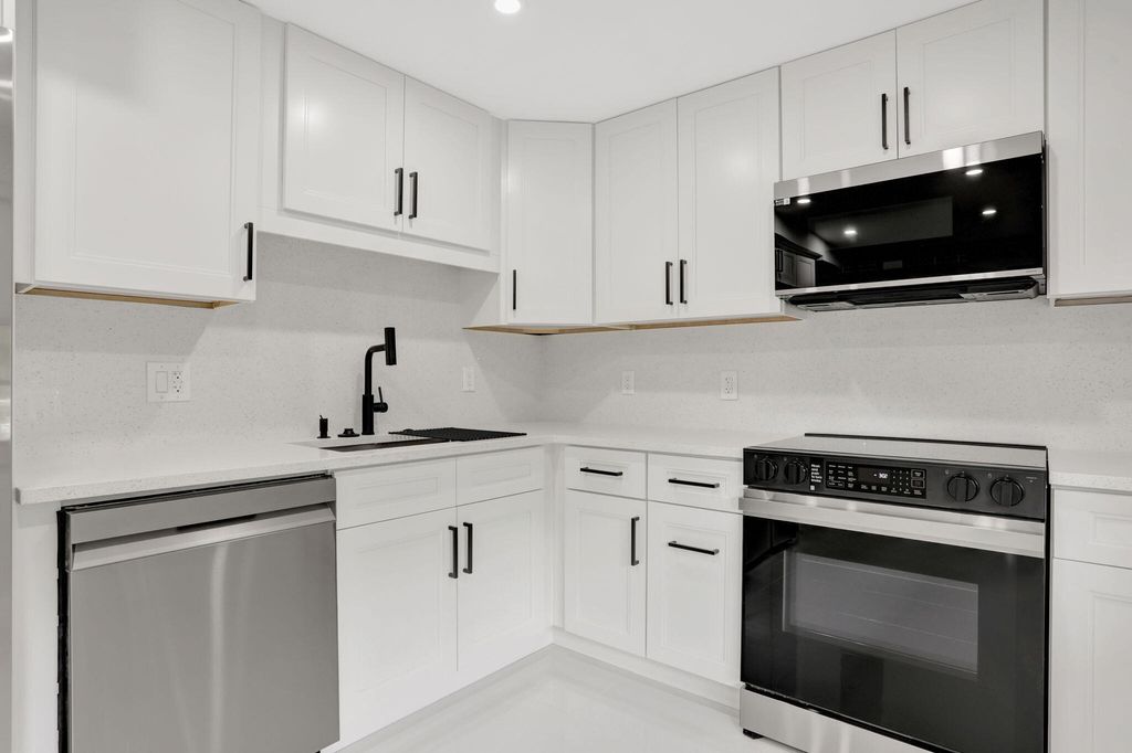 3505 Oaks Way #204, photo 9