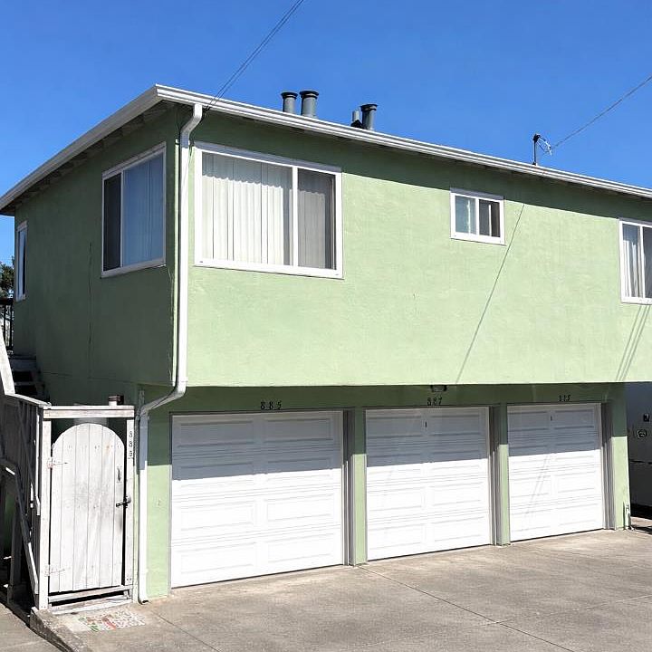 1st image of 885 Laurel Ave