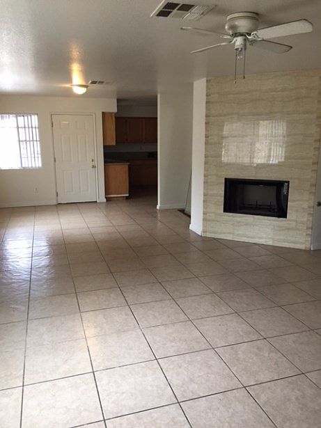 2nd image of 1021 E 74th St