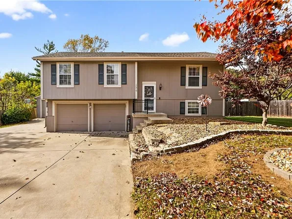 17210 Montgall Dr, Belton, MO 64012