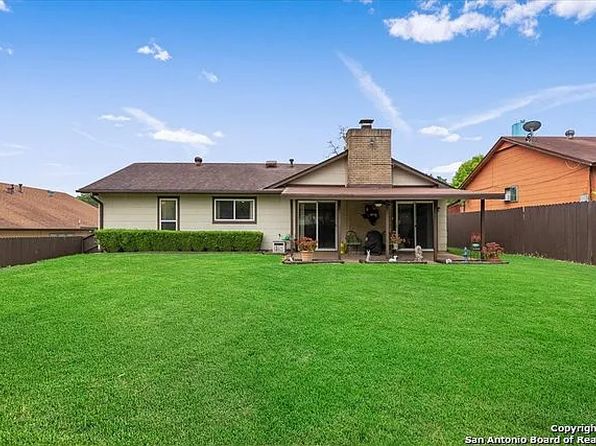 7641 Antique Oak St, Live Oak, TX