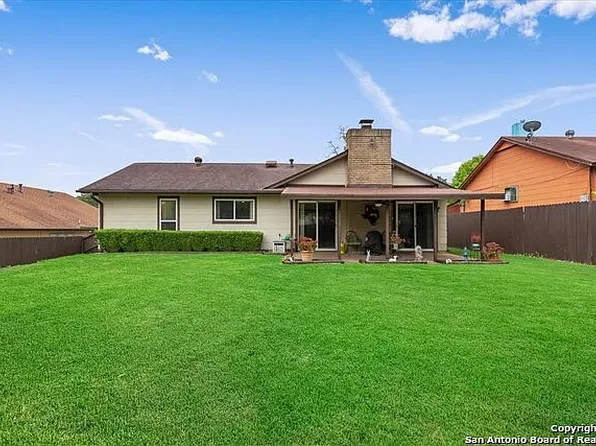7641 Antique Oak St, Live Oak, TX 78233