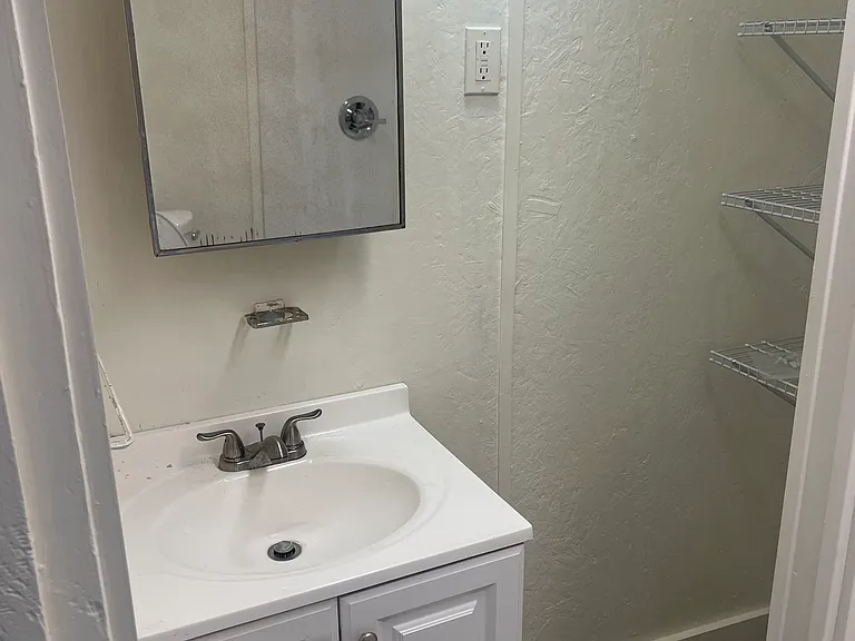 394 SW Saint Johns St #101 — Photo 6
