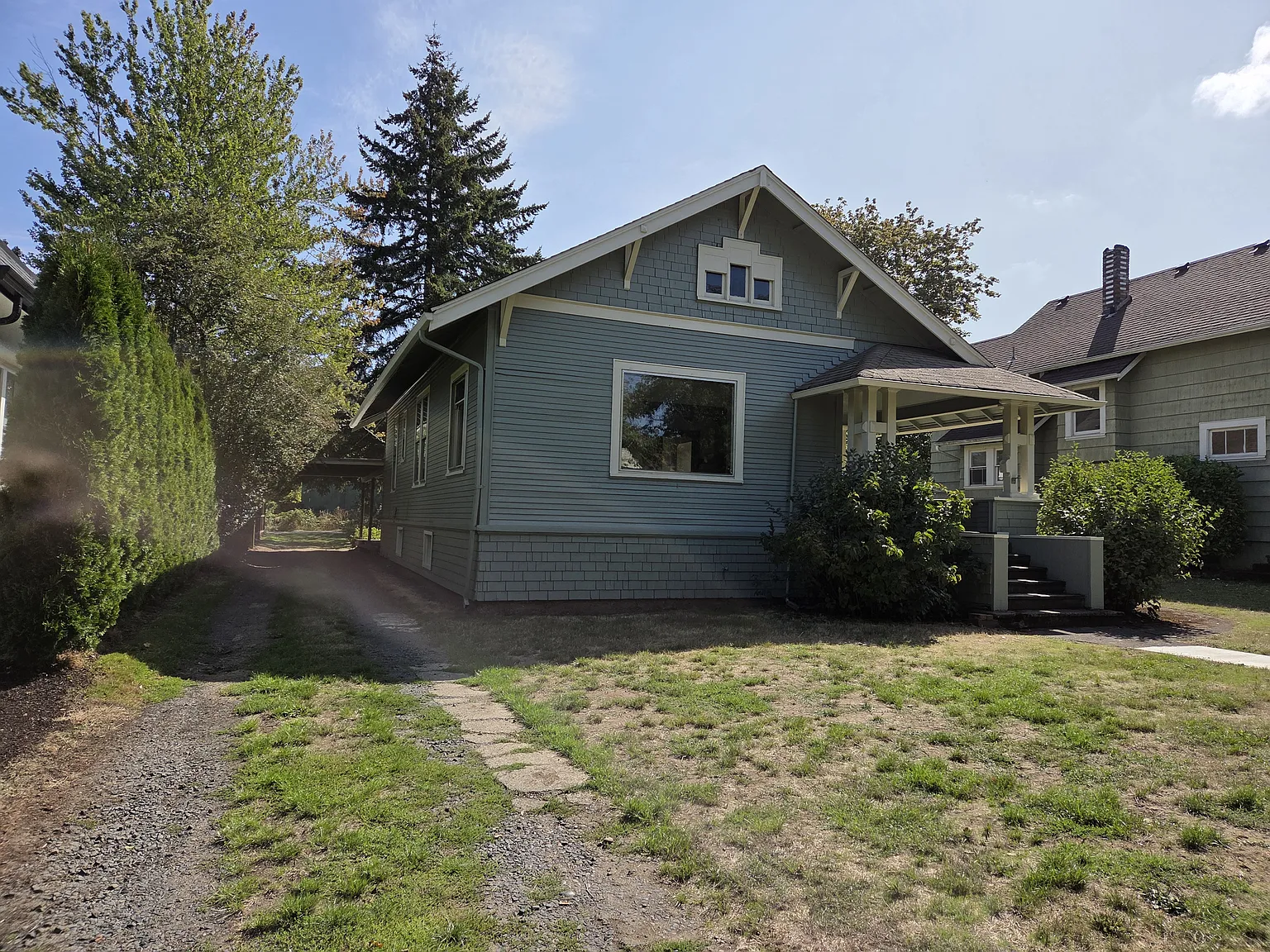 3 bed, 968 sqft, $2,100 — Photo 2