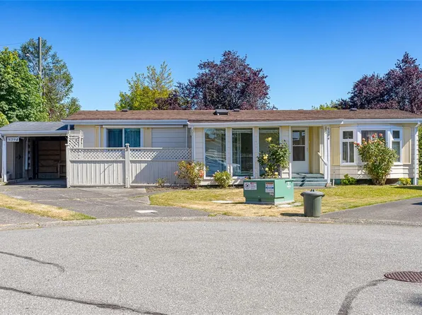 9394 Brookwood Dr, Sidney, BC V8L 4H3