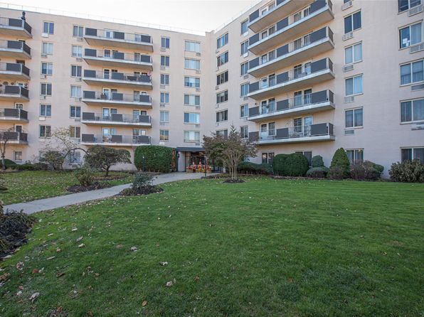 135 Post Avenue #5u, Westbury, NY 11590