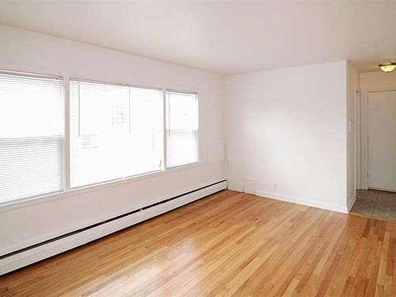 5th image of 817 S 19th Ave #2E