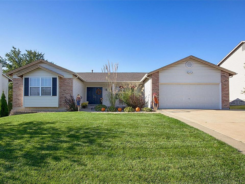 2nd image of 3883 Cambridge Crossing Dr
