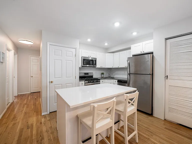 83 Madison St #3 — Photo 1