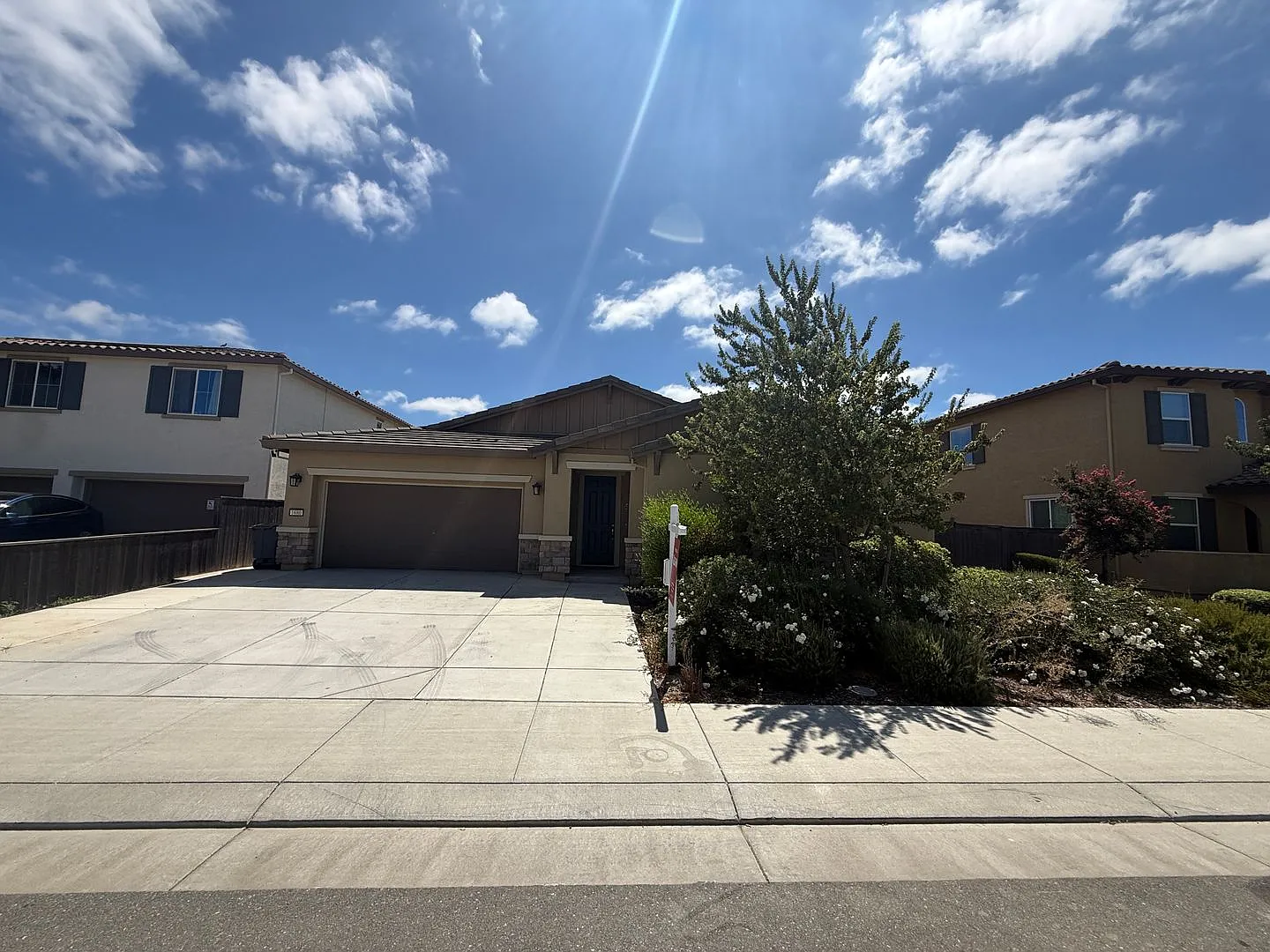 Stunning Single-Level Home in Valley Glen! — Photo 2