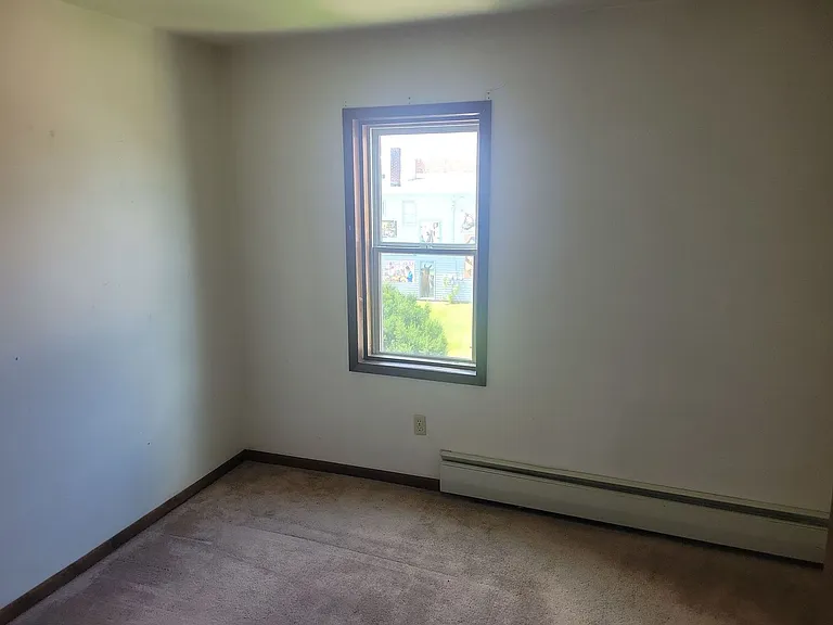 516 S Webb St — Photo 9