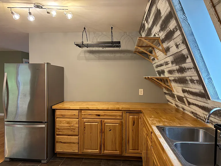 144 Alexander Ln — Photo 8