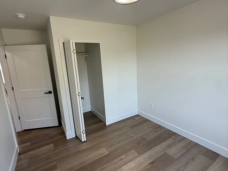 517 Harmony Rd — Photo 18