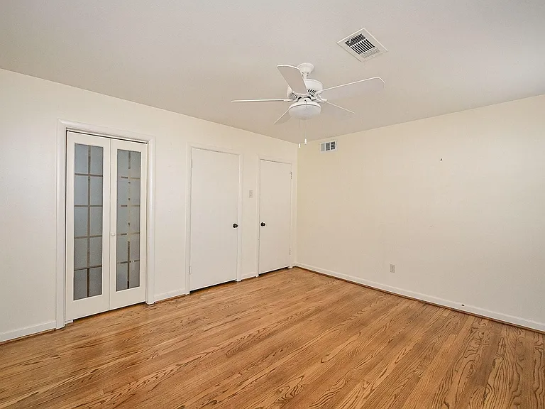 2821 Eastgrove Ln — Photo 17