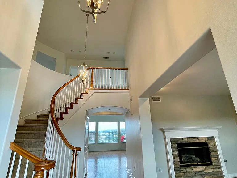 2133 Twain Ave — Photo 3