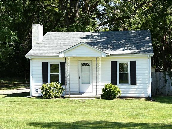 2nd image of 4015 Pleasant Garden Rd