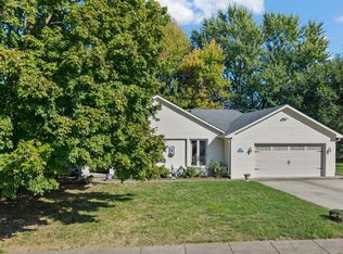 609 La Reforma Dr, Greenwood, IN 46143