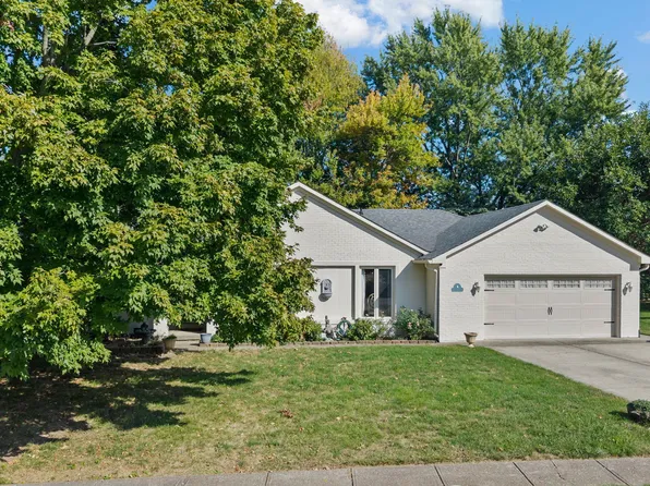 609 La Reforma Dr, Greenwood, IN 46143