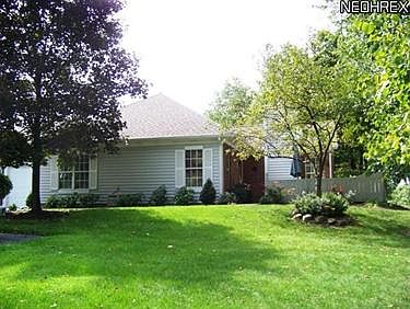 1st image of 70 Stratford Green Dr