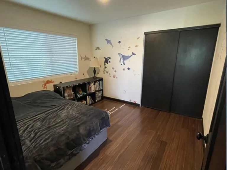 12802 Woodley Ave — Photo 7