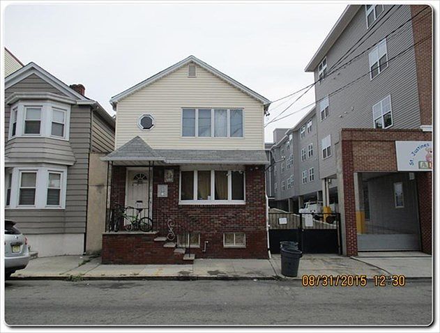 2nd image of 182 Pacific St