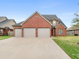 301 Camelot, Rogers, AR 72756