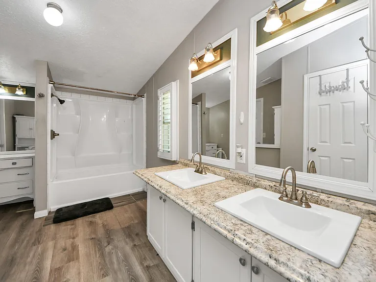 18303 James Rd — Photo 12
