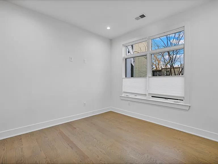 1220 Potomac Ave SE #3 — Photo 11
