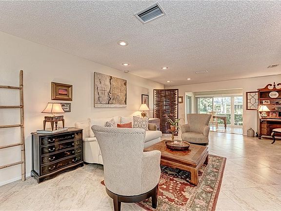 4th image of 6916 W Country Club Dr N