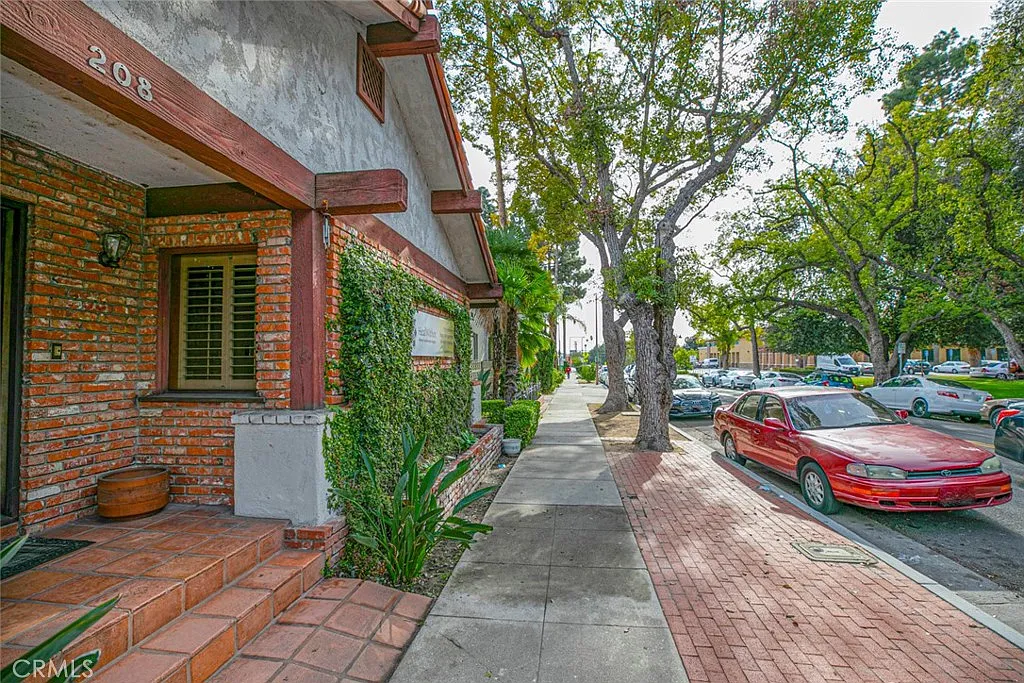 3 bed, 1200 sqft, $3,500 — Photo 4