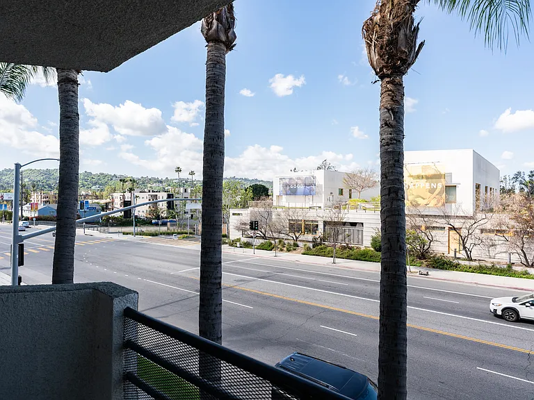 Laurel Villa — Photo 21