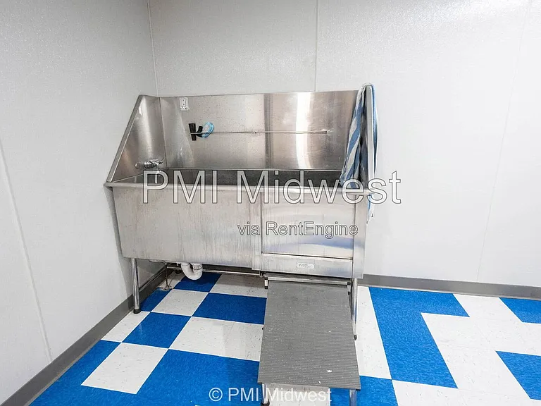 Priscilla Apartments — Photo 23
