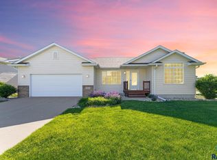 5112 S Carrick Ave, Sioux Falls, SD 57106