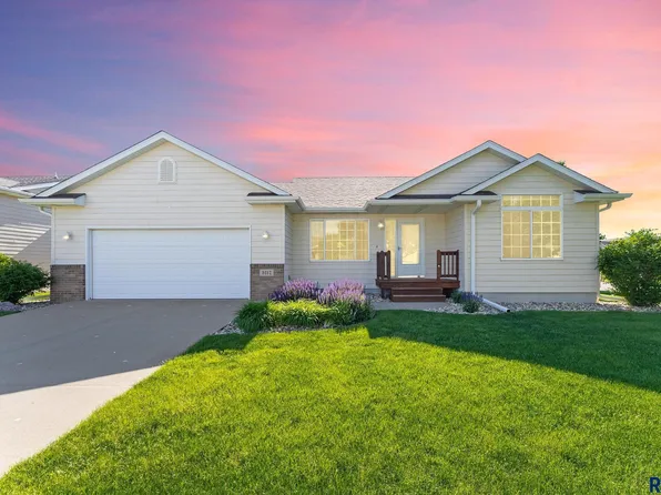 5112 S Carrick Ave, Sioux Falls, SD 57106