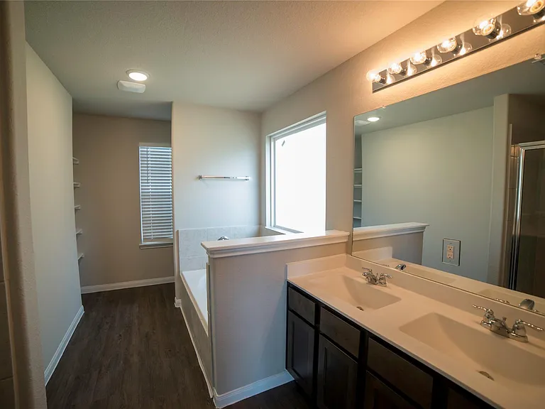 4455 Eveslage Ln — Photo 9
