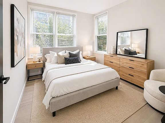 3rd image of 340 E 58th St APT 3F