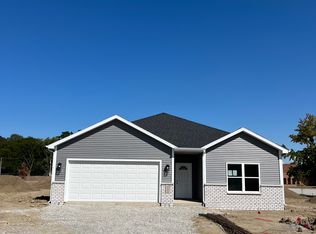 2004 Glastonbury Row, Fort Wayne, IN 46809