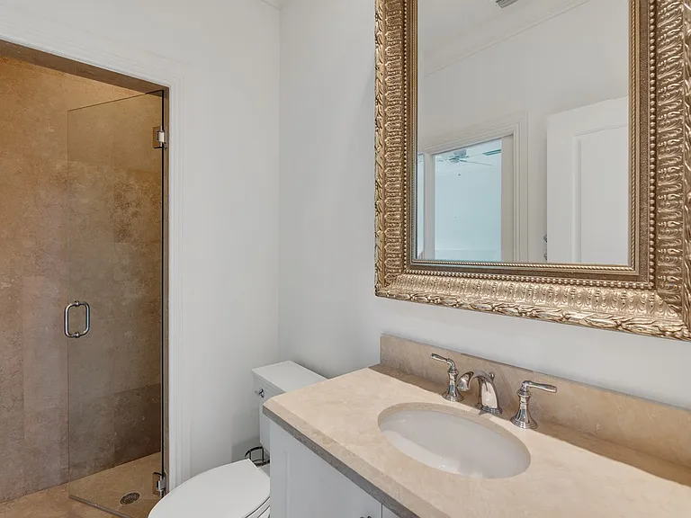 1575 Shorelands Dr E — Photo 20