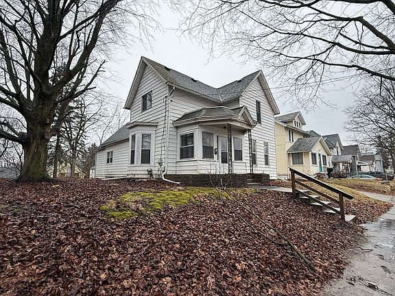 2nd image of 728 S Pleasant St