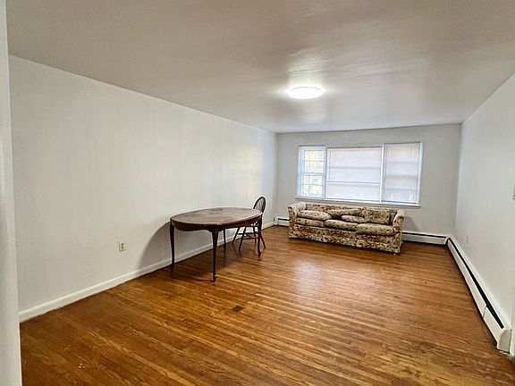 3rd image of 24 Merwood Dr APT 1