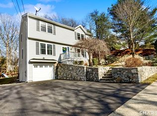 28 Ridge Ln, Shelton, CT 06484